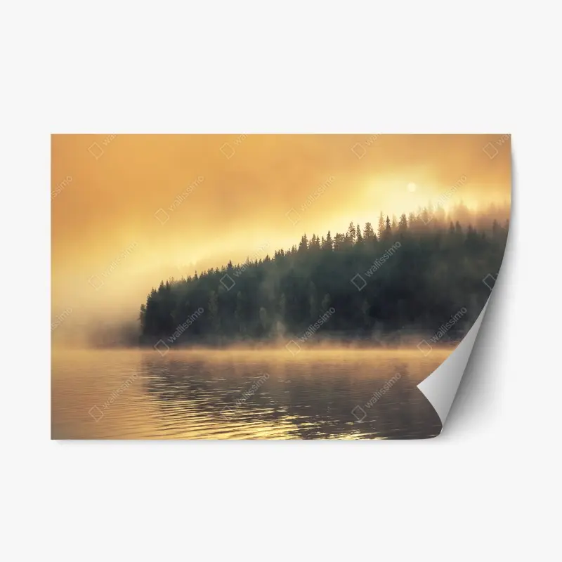 Repositionierbarer Aufkleber nebeliger goldener sonnenaufgang über waldsee