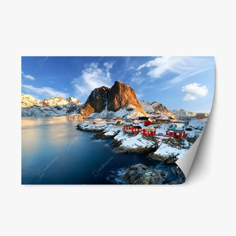 Repositionierbarer Aufkleber sonnenbeschienenes Hamnøy am fjord