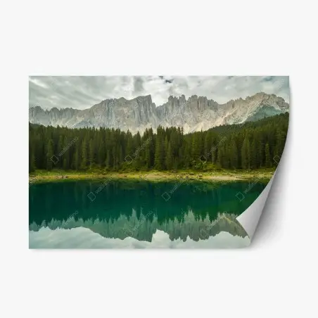 Repositionierbarer Aufkleber ruhige spiegelung am Lago di Carezza, Dolomiten – Pixers®