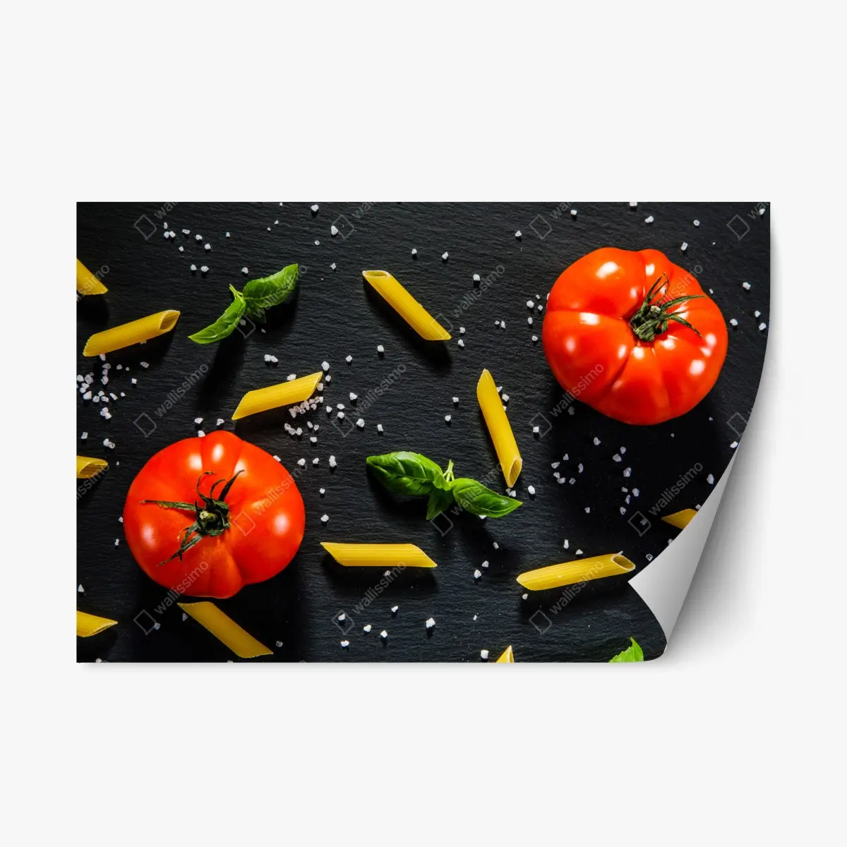 Repositionierbarer Aufkleber tomaten und penne auf schwarzem schiefer – Pixers®
