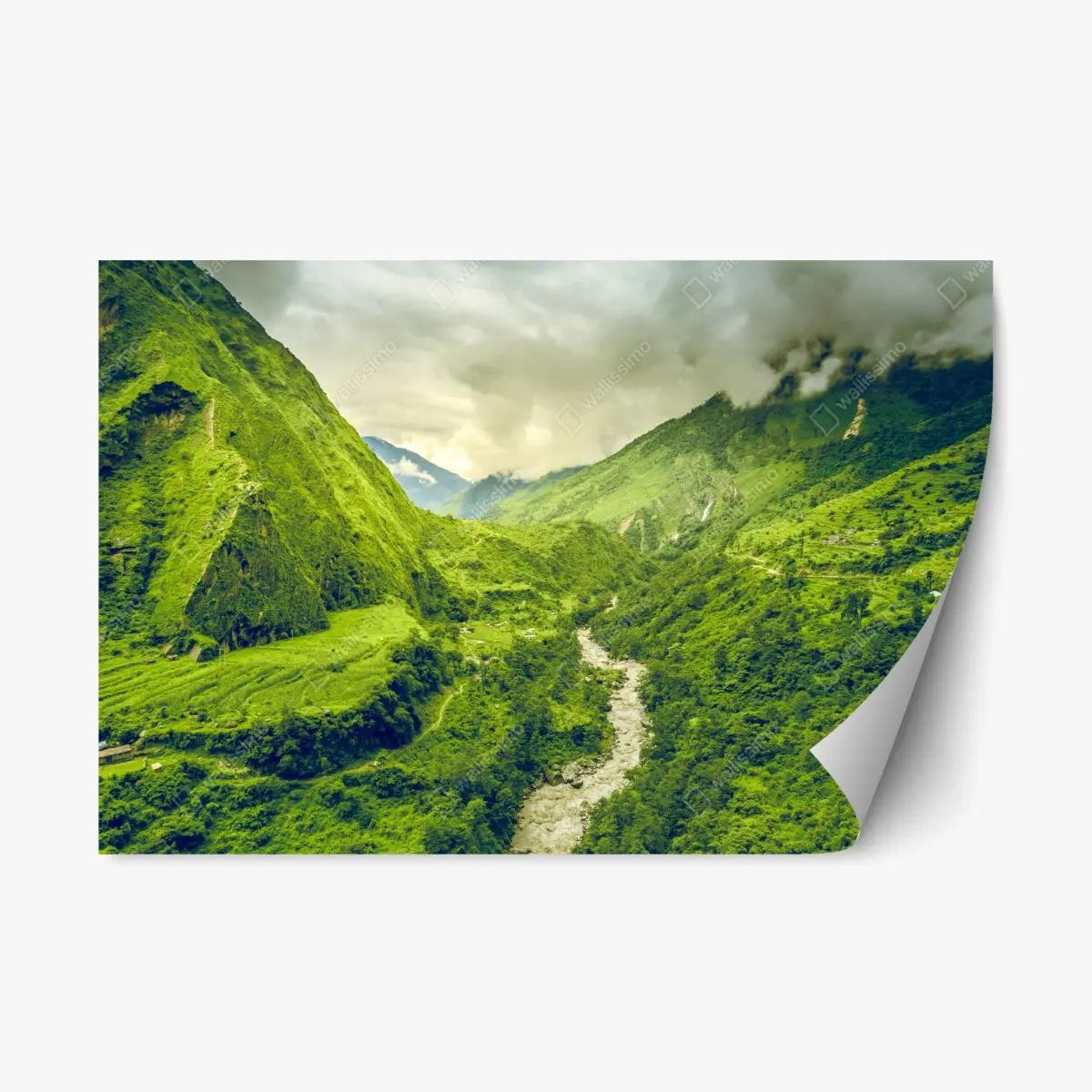 Repositionierbarer Aufkleber üppiges grünes bergtal mit fluss – Pixers®