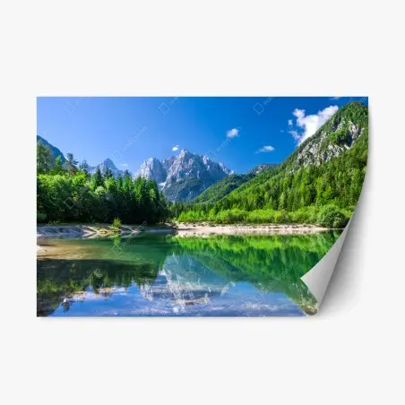 Repositionierbarer Aufkleber alpiner see mit spiegelung in grünen bergen – Pixers®
