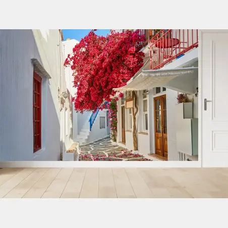 Fototapete sonnige mediterrane gasse mit bougainvillea – Pixers®
