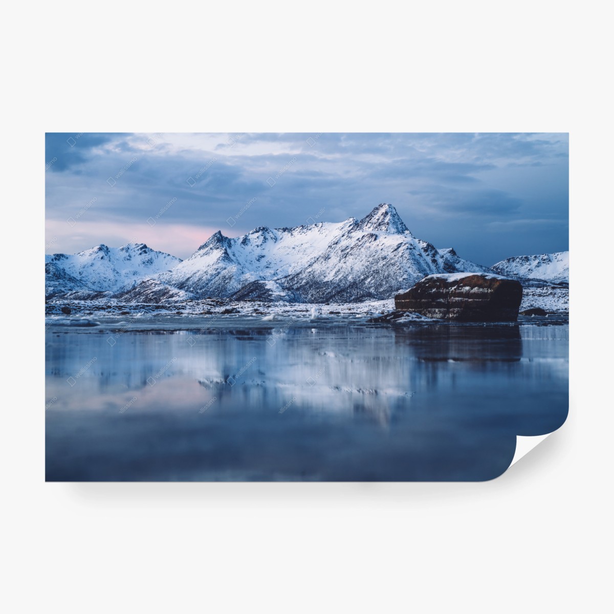 Fototapete schneebedeckte bergspiegelung bei dämmerung – Pixers®