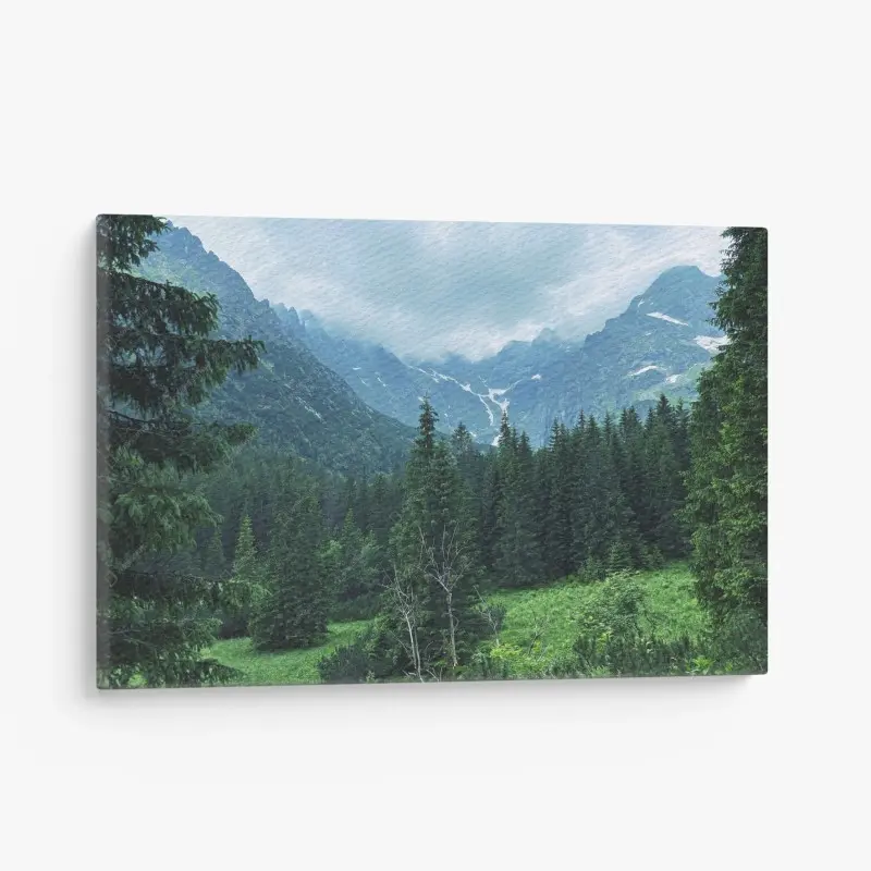 Leinwandbild ruhige berglandschaft mit wald