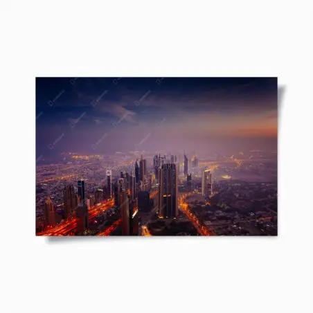 Poster abendliche stadtskyline mit leuchtenden lichtern – Pixers®