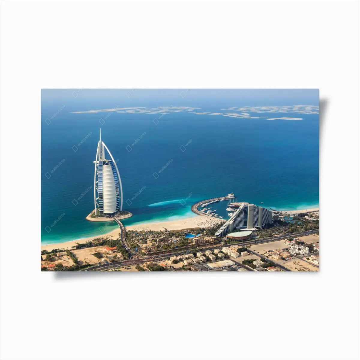 Poster Dubai Burj Al Arab über türkisfarbenem meer – Pixers®
