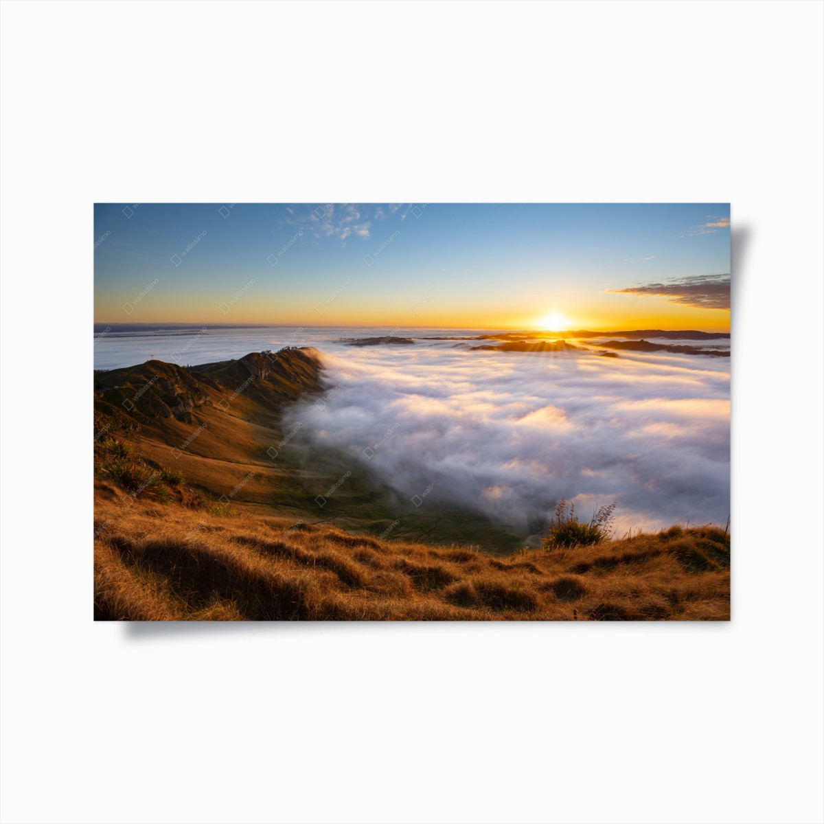 Poster sonnenaufgang über nebeligem bergtal – Pixers®