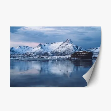 Repositionierbarer Aufkleber schneebedeckte bergspiegelung bei dämmerung – Pixers®