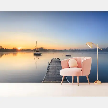 Fototapete ruhiger sonnenaufgang über nebligem see – Pixers®