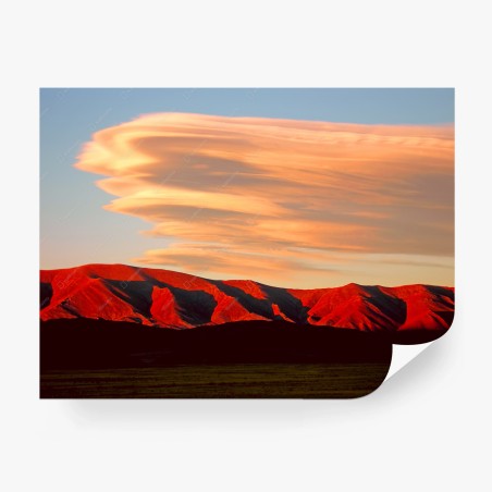 Fototapete goldener sonnenuntergang über rotglühenden bergen – Pixers®