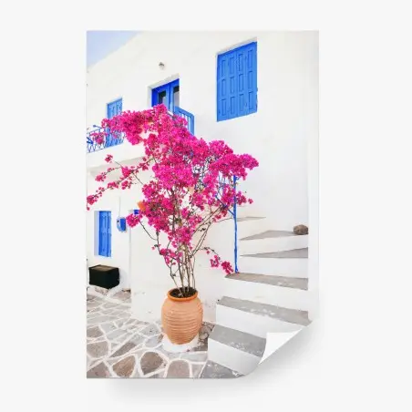 Fototapete rosa bougainvillea vor weißem haus auf griechischer insel – Pixers®