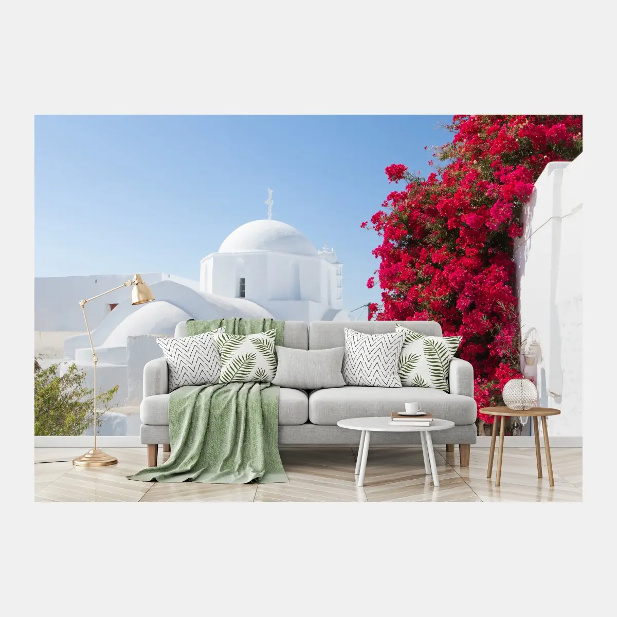 Fototapete sonnige gasse auf der insel mit leuchtender buganvillea – Pixers®