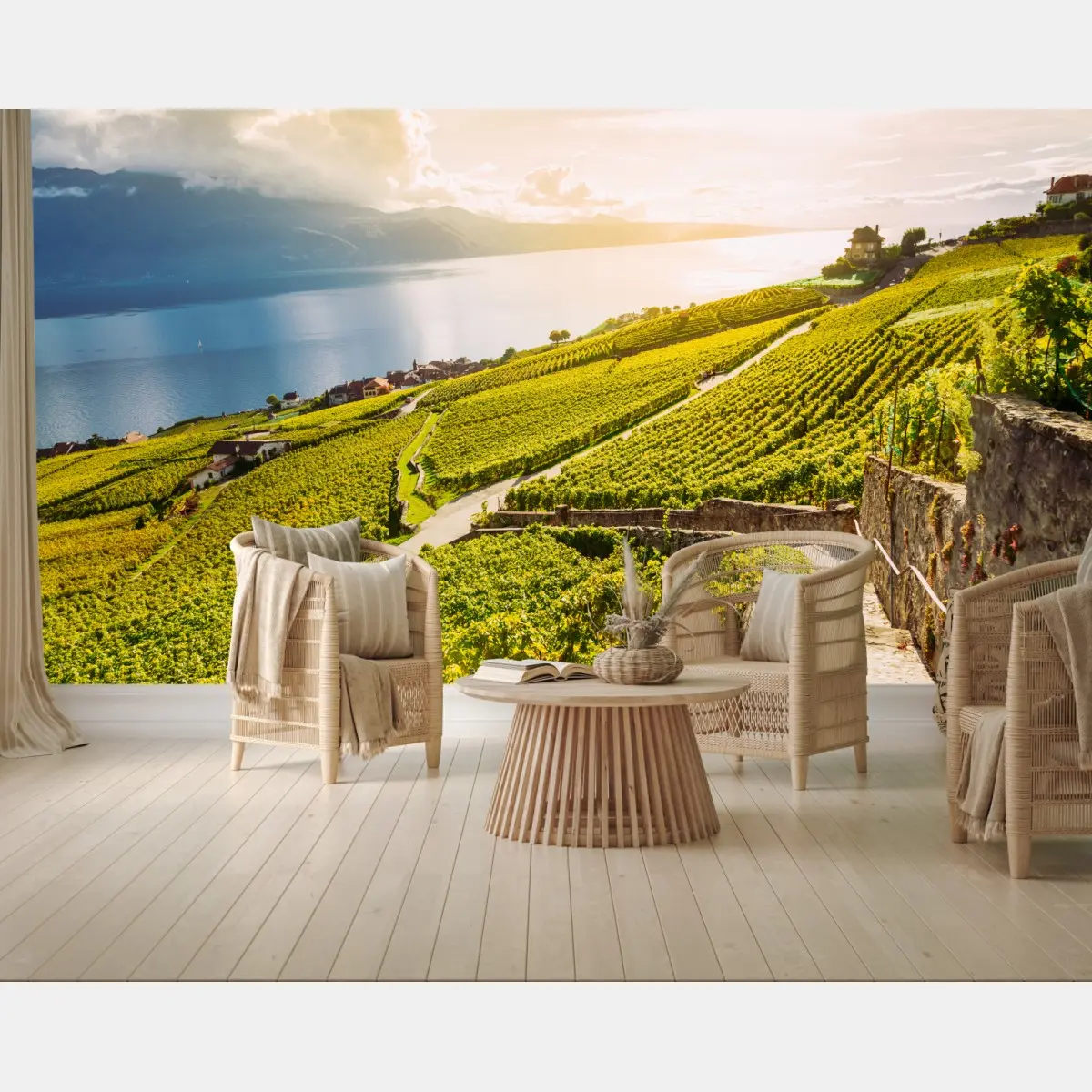 Fototapete sonnenbeschienene hügel mit weinbergen am see – Pixers®