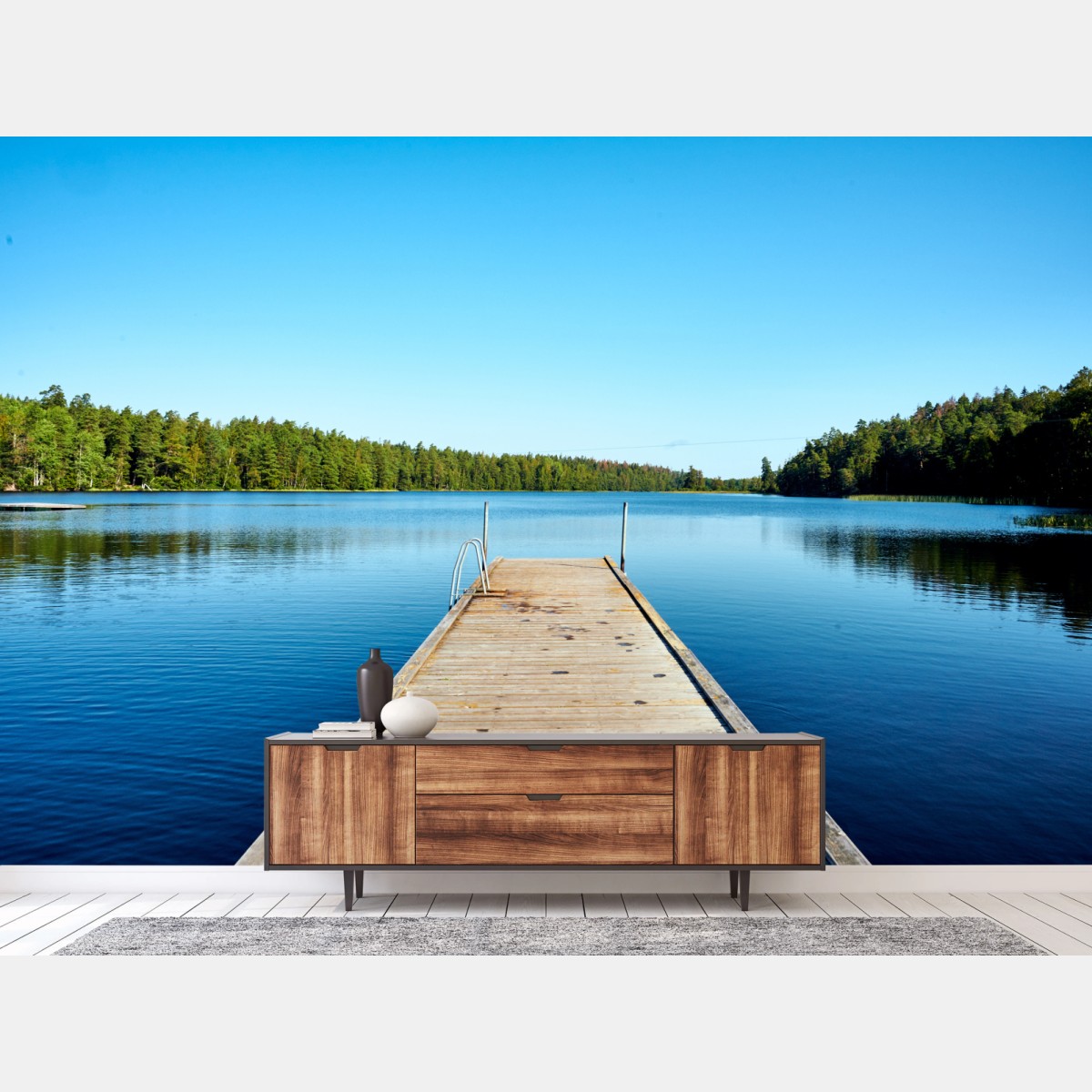 Fototapete ruhiger steg am see mit waldspiegelung – Pixers®