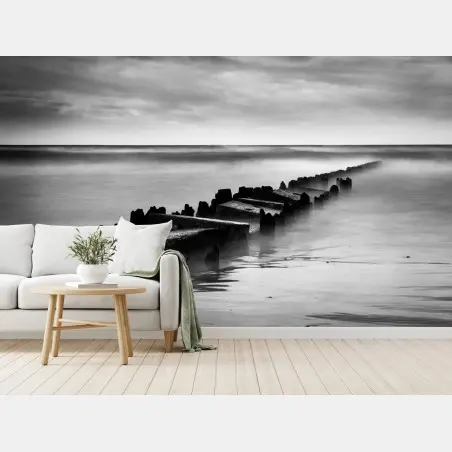 Fototapete minimalistische schwarzweiß-meereslandschaft, Mole an der Ostsee – Pixers®