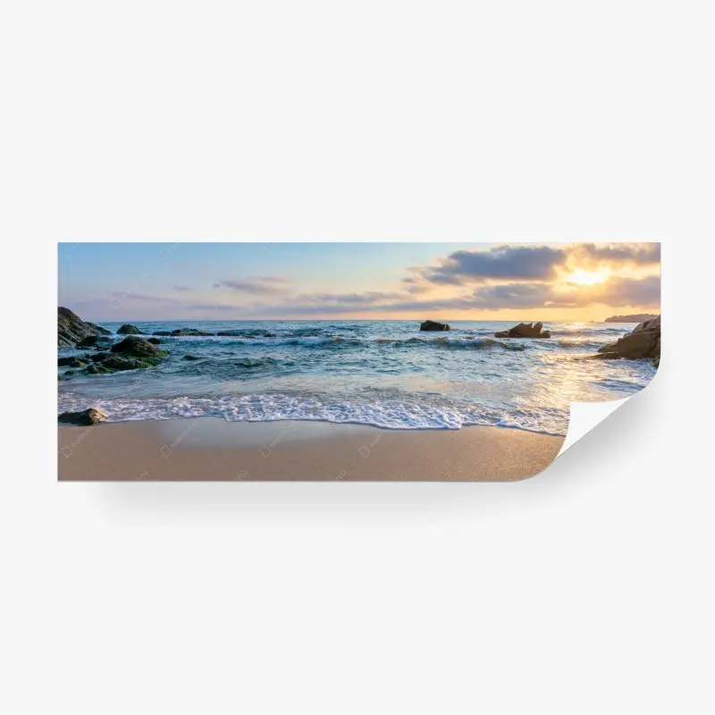 Fototapete sonnenaufgang über ruhigem strand