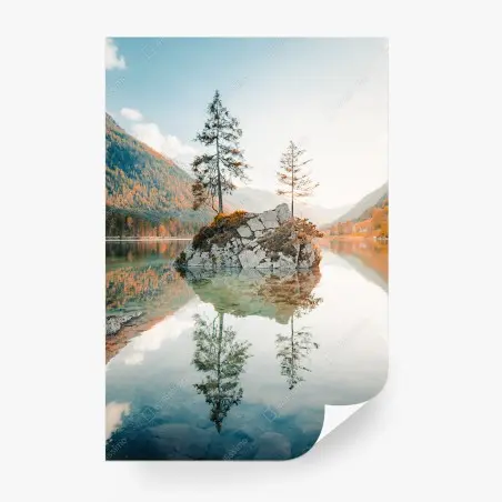 Fototapete sonnenbeleuchtete felsinsel am Hintersee – Pixers®