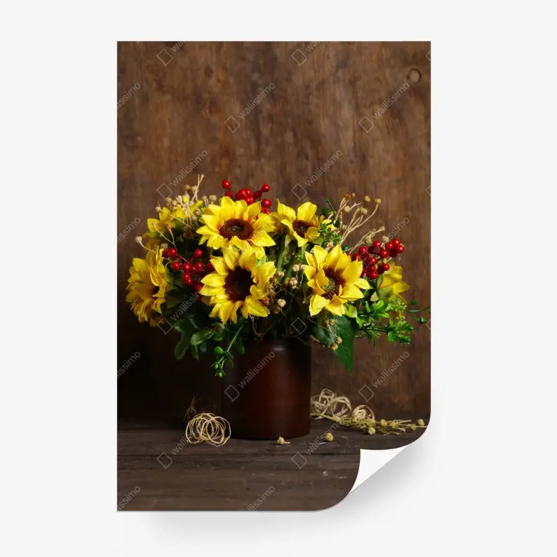 Fototapete herbstlicher sonnenblumenstrauß vor holzhintergrund