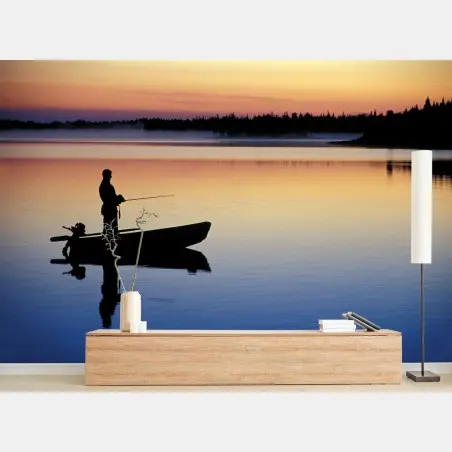 Fototapete silhouette eines anglers auf einem ruhigen see bei sonnenuntergang – Pixers®