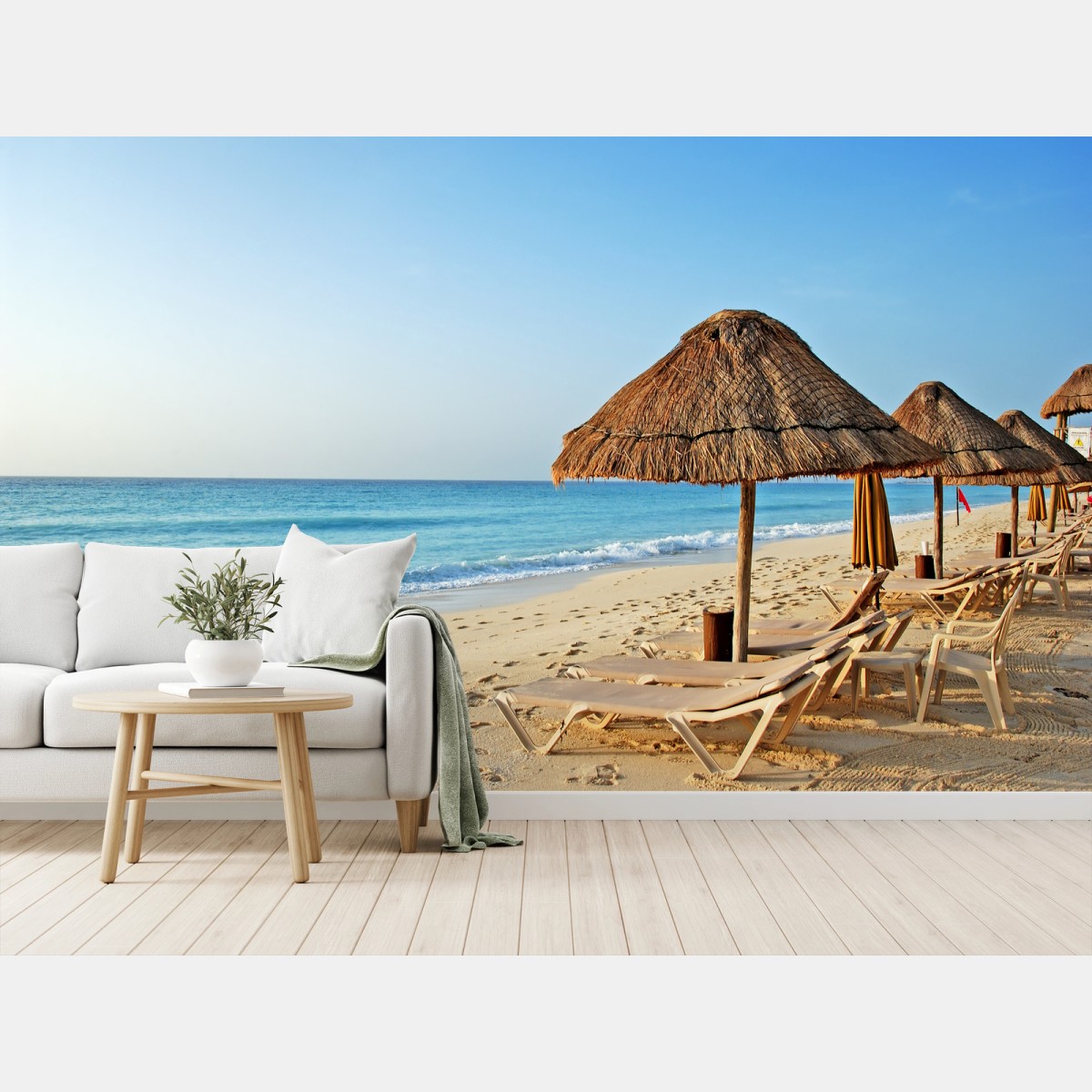 Fototapete tropischer strand mit strohsonnenschirmen – Pixers®