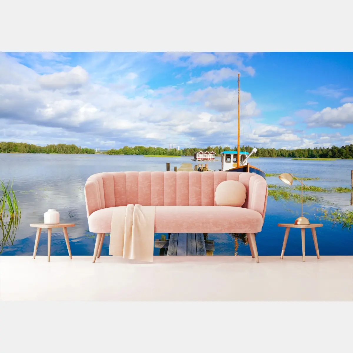 Fototapete friedliche seenlandschaft mit boot am steg – Pixers®