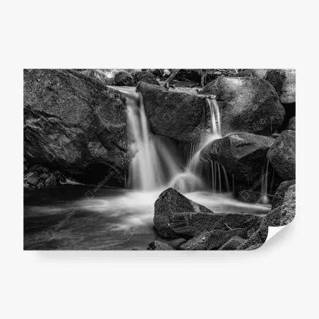 Fototapete ruhiger wasserfall in monochrom – Pixers®