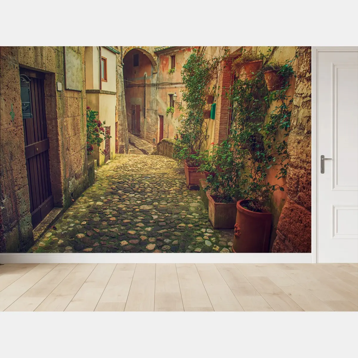 Fototapete sonnige kopfsteinpflastergasse in der altstadt – Pixers®