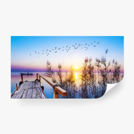 Fototapete ruhiger sonnenaufgang am see mit steg – Pixers®