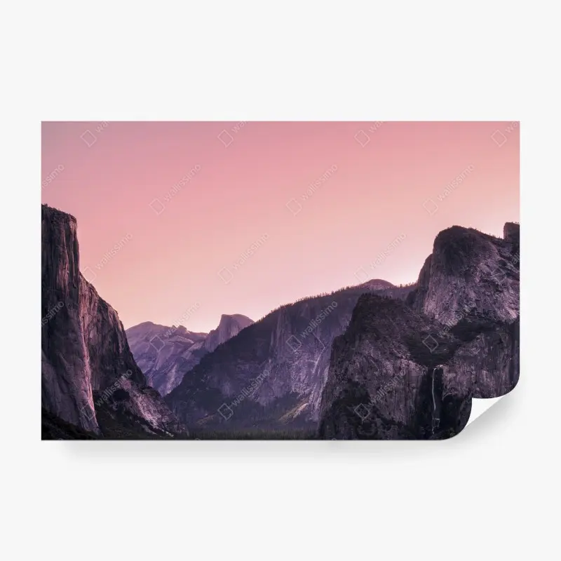 Fototapete rosa dämmerung über dem bergtal