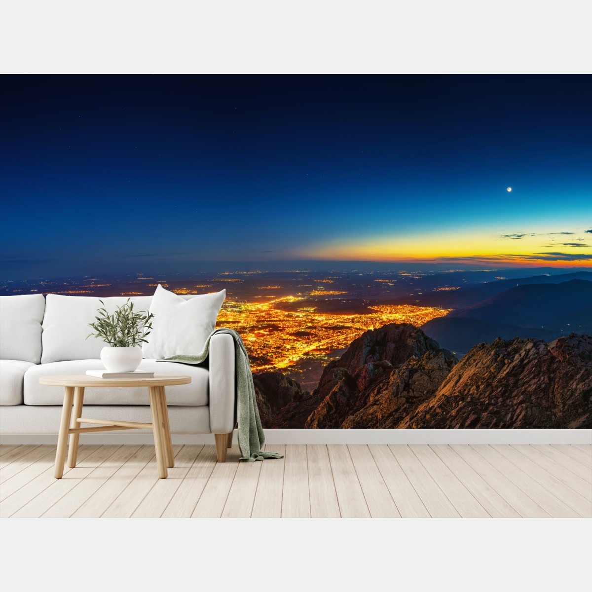 Fototapete nächtliches panorama der stadt Sliven – Pixers®