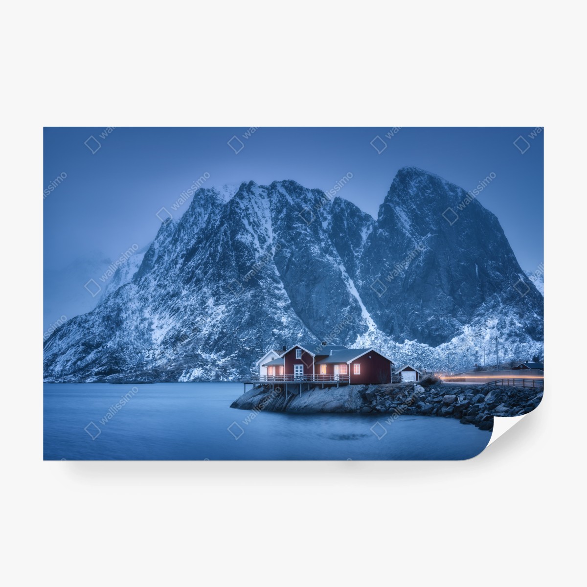 Fototapete ruhige berghütte in der blauen stunde – Pixers®