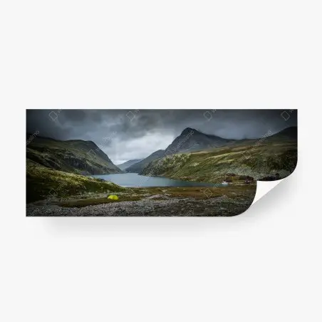 Fototapete Rondane bergsee unter düsterem himmel – Pixers®