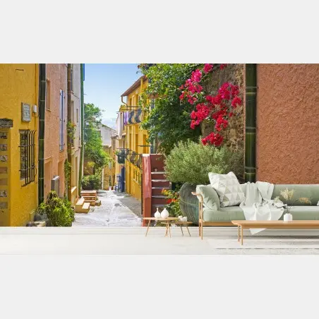 Fototapete sonnige mediterrane gasse mit bougainvillea – Pixers®