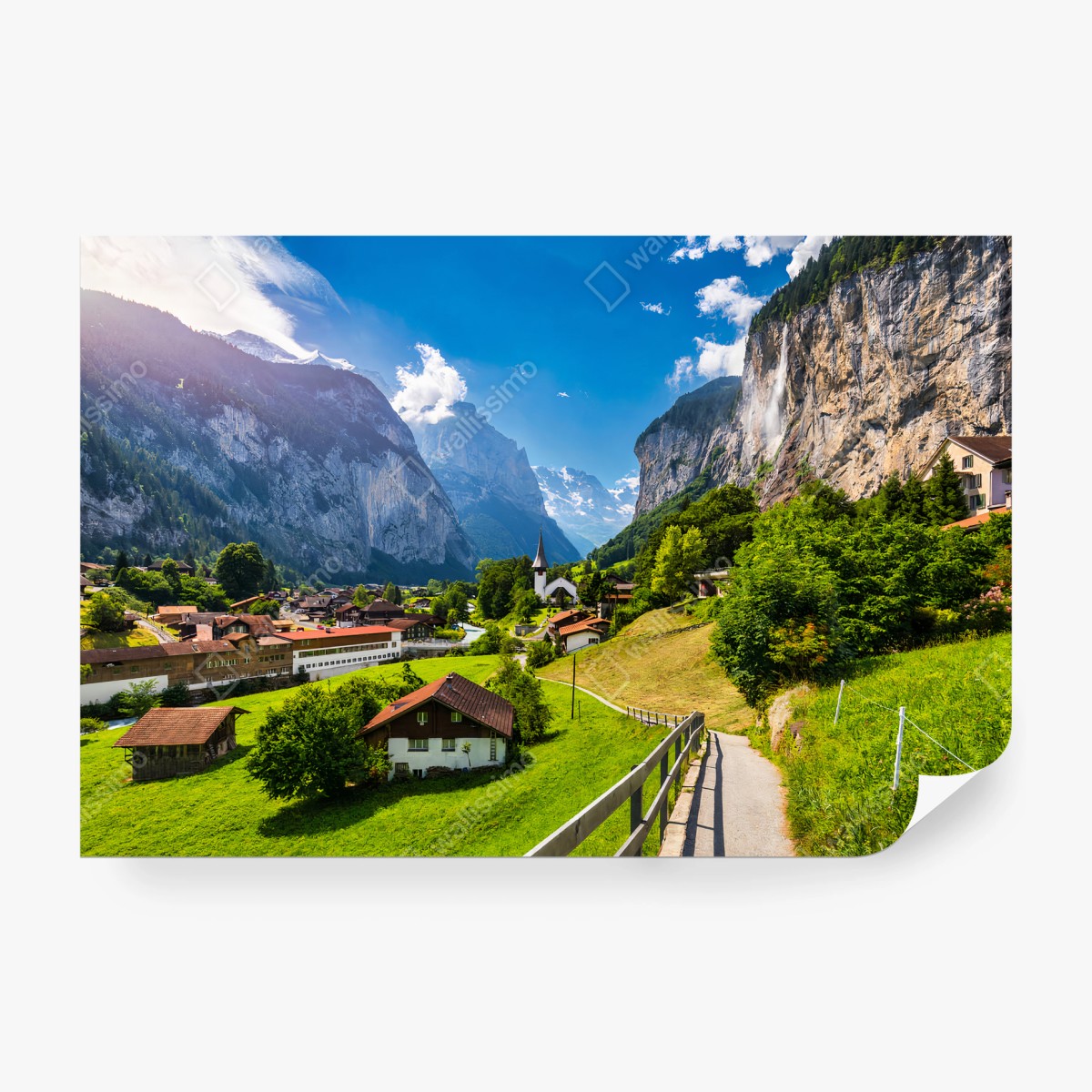 Fototapete ALPEN WASSERFALL DORF KIRCHE TAL FÜR WOHNZIMMER – Pixers®