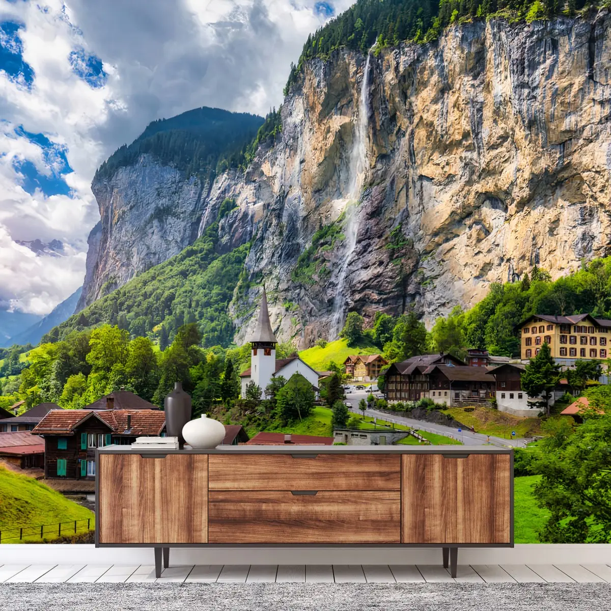 Fototapete SCHWEIZ WASSERFALL ALPEN DORF BERG FÜR WOHNZIMMER – Pixers®